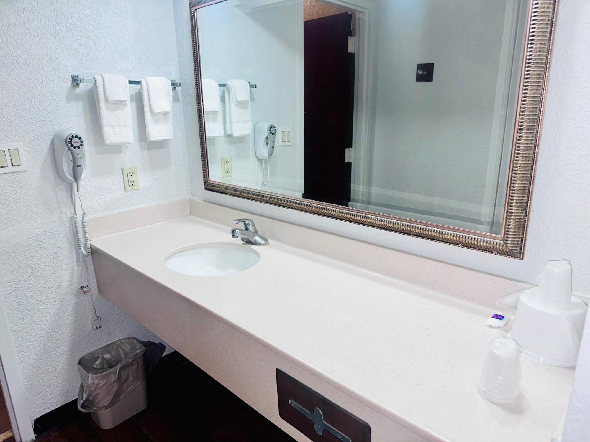 Motel 6 Savannah Ga Gateway & I95 Georgetown Екстериор снимка